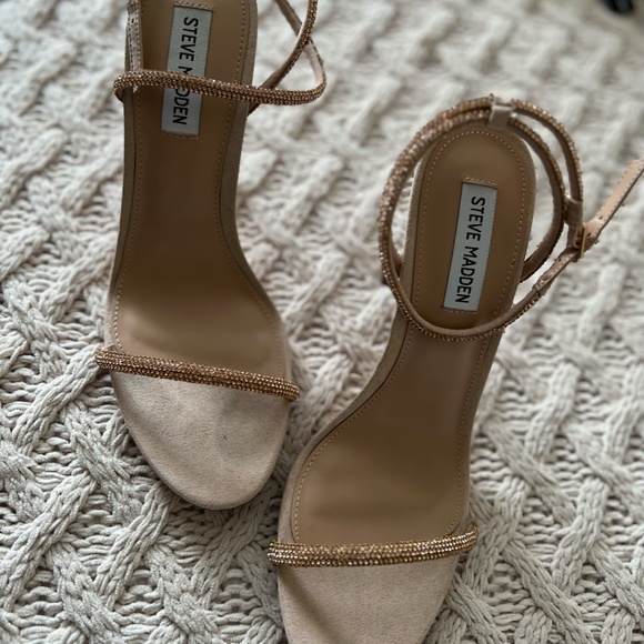 GOLD SHOES - Picture 4 of 6